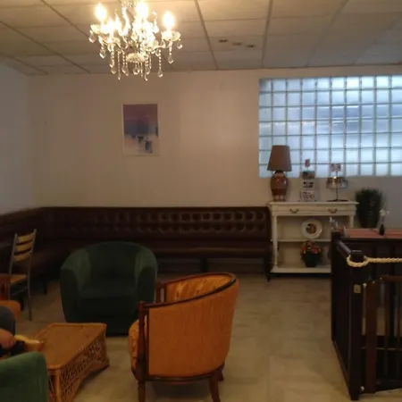 Le Milan 2* Λούρδη