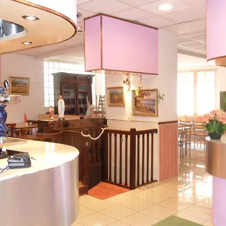 Le Milan 2* Λούρδη