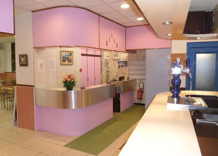 Le Milan Hotel Lourdes